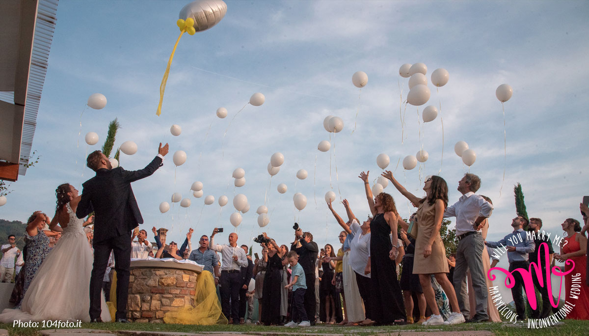 lancio palloncini matrimonio